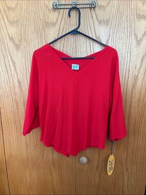 Oh My Gauze! V-Neck Red 3/4 Sleeve Top